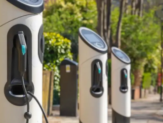 法媒：加快停車場轉型 巴黎大力普及充電樁