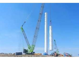 目前國內(nèi)陸上最大單機(jī)風(fēng)電機(jī)組首吊成功