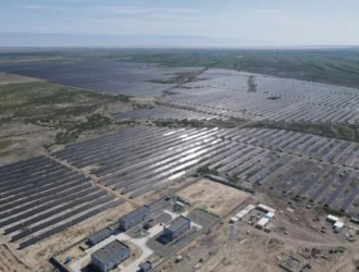 湖北能源雙河新能源公司10萬千瓦光伏發電項目全容量并網發電