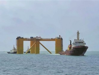 我國首個深遠海浮式風電平臺“海油觀瀾號”抵達珠海